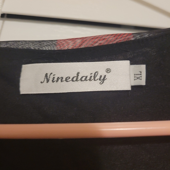 Checkered blouse - Picture 3 of 3